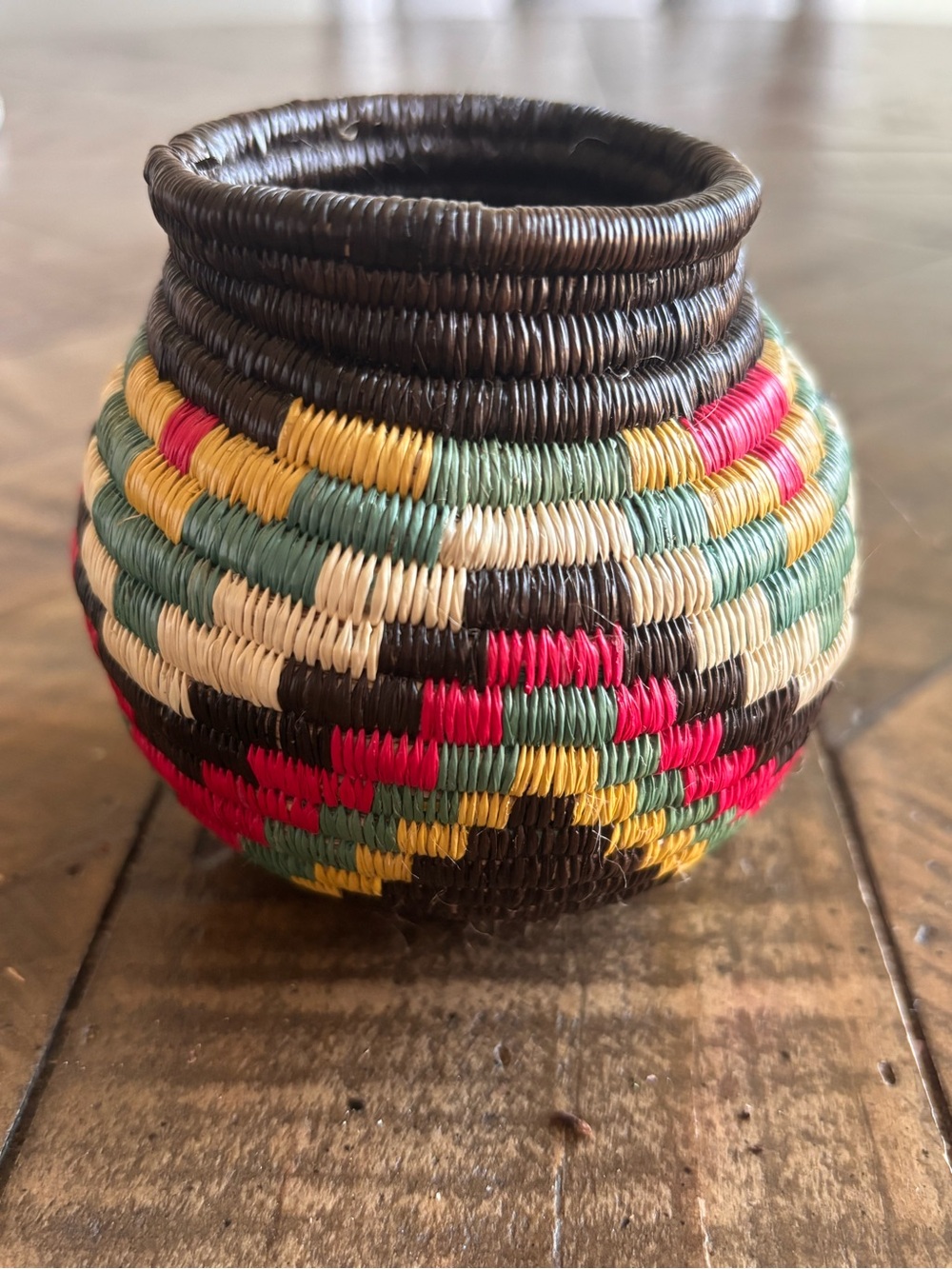 VINTAGE WOUNAAN EMBERA THIGHTLY HAND WOVEN SMALL BASKET